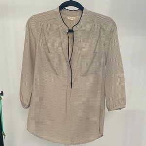 Medium length sleeve blouse, black and beige